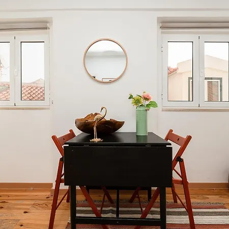 公寓 Homey Warmth In Timeless Cobblestone Lane