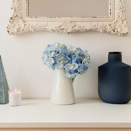 Homey Warmth In Timeless Cobblestone Lane Apartmán *